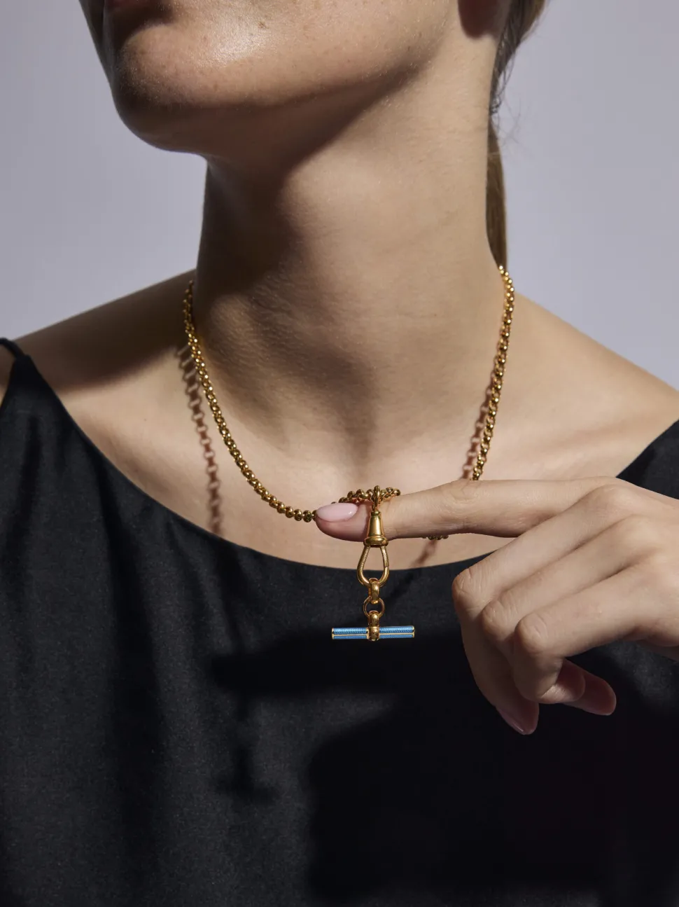 Aquamarine Enamelled Gold T-bar on Belcher Clipt Necklace