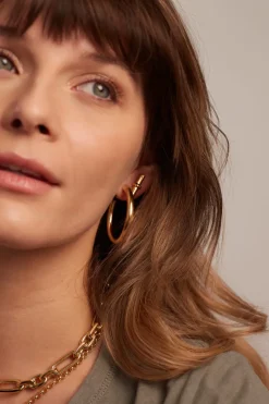 Gold T-Bar Stud Earrings