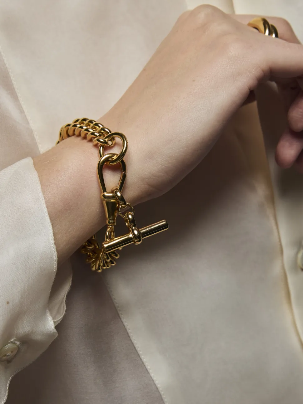 Large Gold Curb Clipt Bracelet with T-bar