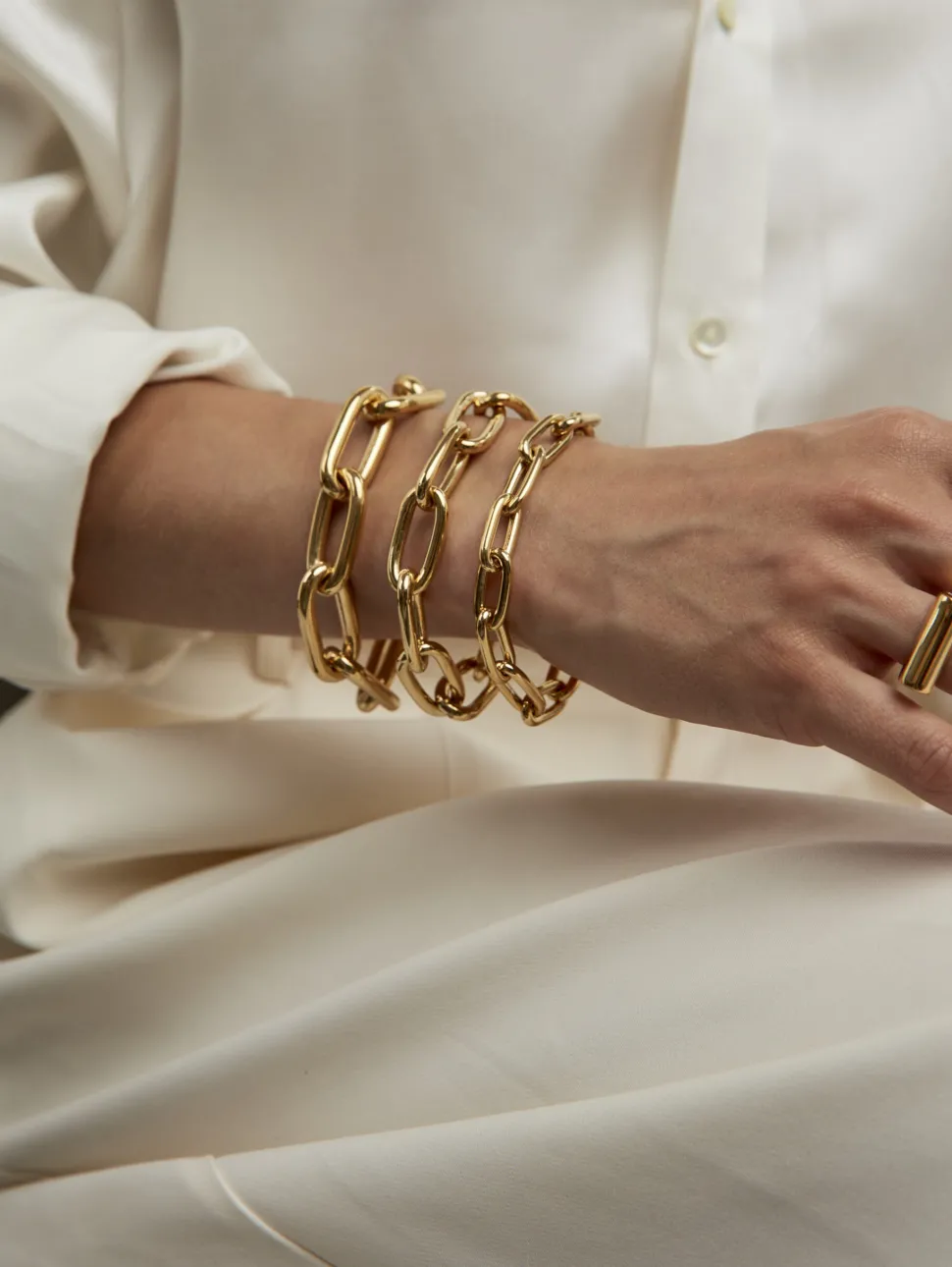 Large Gold Oval Linked Bracelet