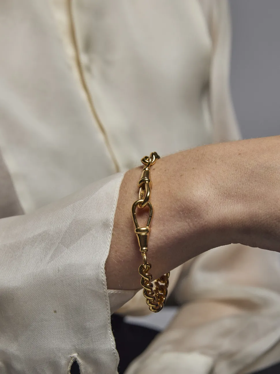 Medium Gold Curb Clipt Bracelet