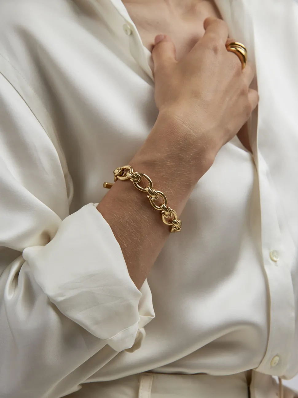 Medium Gold Interlock Bracelet
