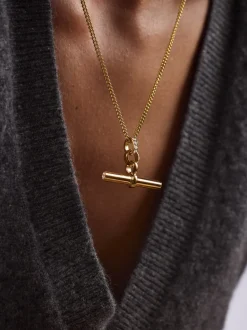 Medium Gold Jewelled T-Bar On Fine Curb Chain