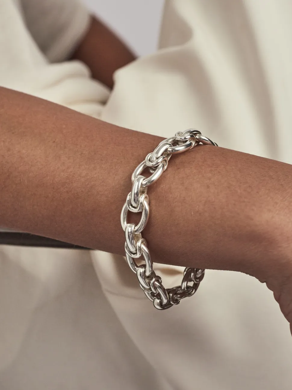 Medium Silver Interlock Bracelet