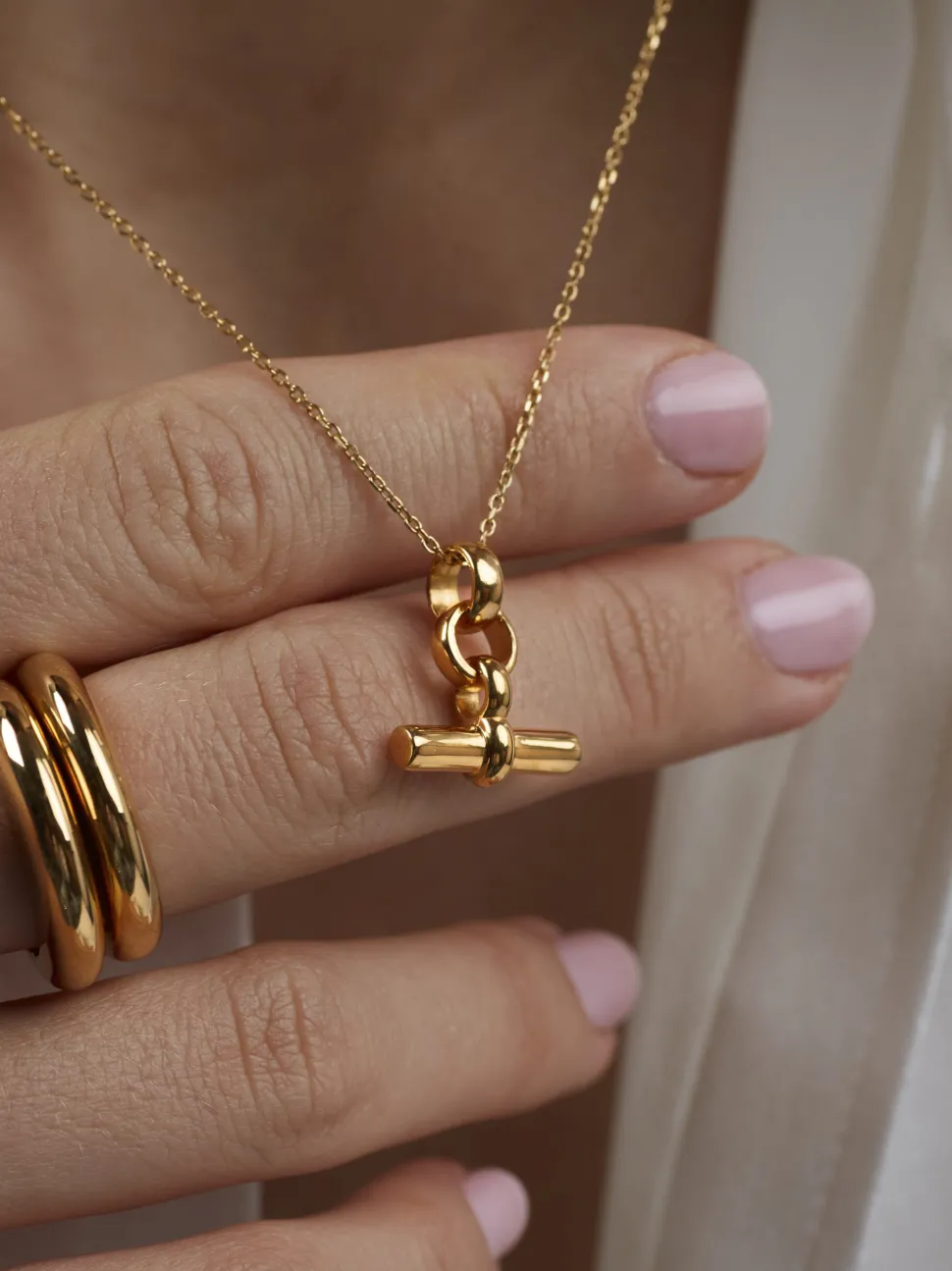 Mini Gold T-Bar On Trace Chain