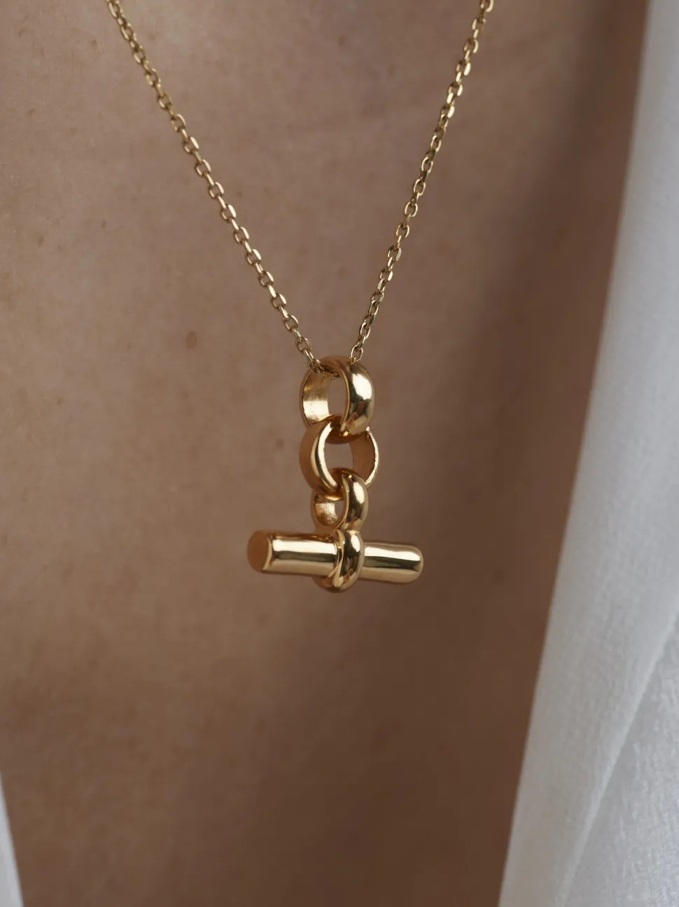 Mini Gold T-Bar On Trace Chain