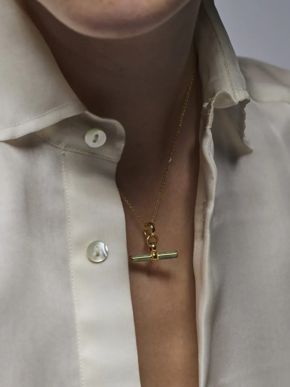 Olive Enamelled Small Gold T-bar on Trace Chain