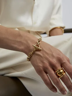 Small Gold Interlock Bracelet