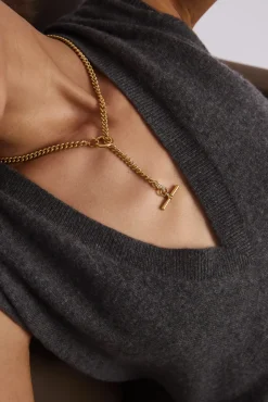 Small Gold Jewelled T-Bar Clasp on Curb Chain