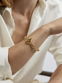 Small Gold Oval Linked Bracelet