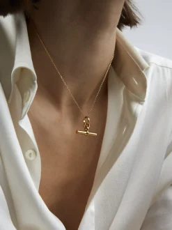 Small Gold T-Bar On Trace Chain