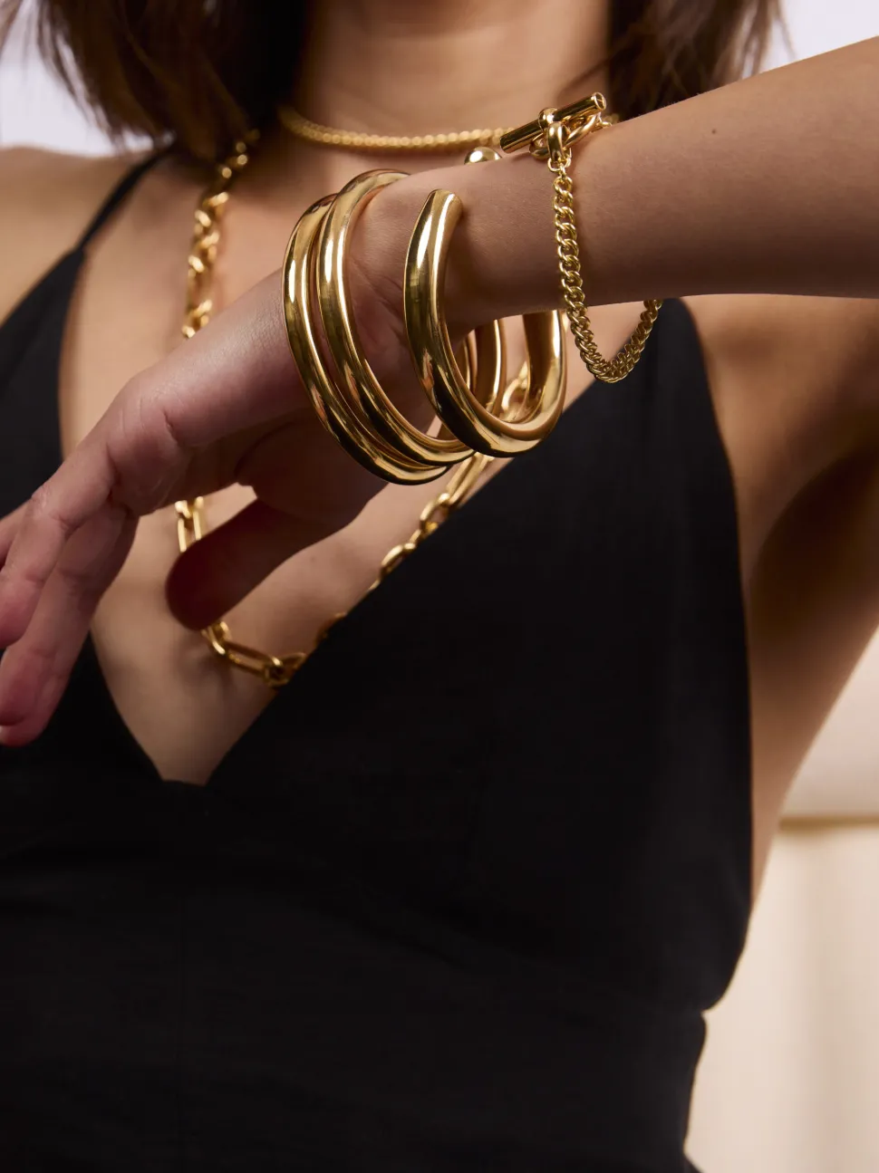 T-Bar Clasp Gold Curb Link Bracelet